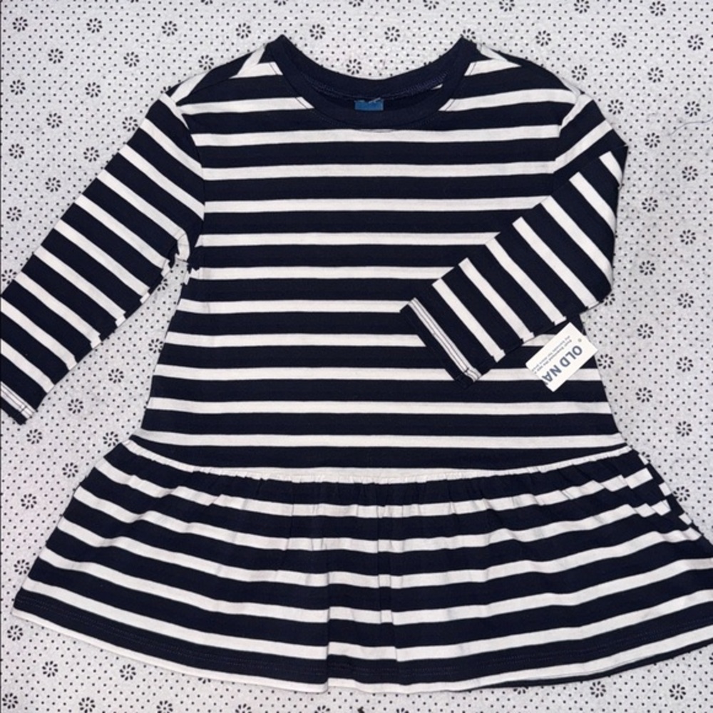 🛍NWT 🛍 CUTE LITTLE GIRLS DRESS SIZE 18-24 MONTH